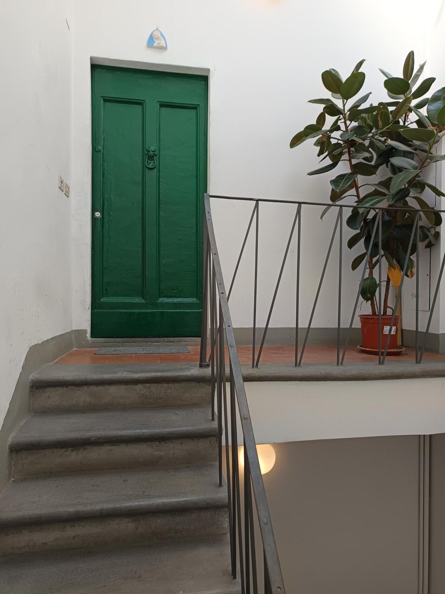Panoramic Suite Near Duomo And Station Florencia Exterior foto